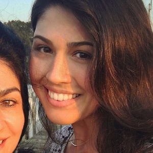 Meet your Posher, Stephanie loren